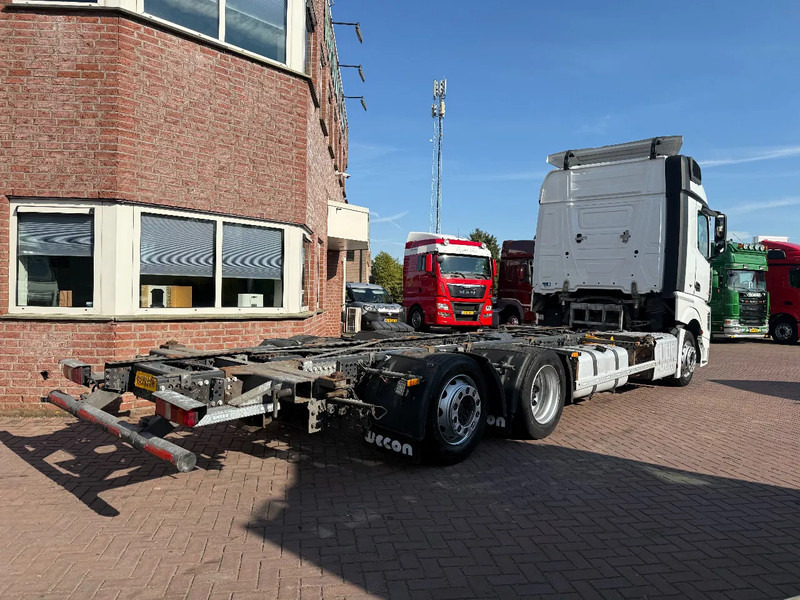 Mercedes-Benz Actros Actros 2542LL 6X2 BDF / ACC / AHK/ TUV 8-2026 / NL TRUCK - Φορτηγό μεταφοράς εμπορευματοκιβωτίων/ Κινητό αμάξωμα: φωτογραφία 4 Mercedes-Benz Actros Actros 2542LL 6X2 BDF / ACC / AHK/ TUV 8-2026 / NL TRUCK - Φορτηγό μεταφοράς εμπορευματοκιβωτίων/ Κινητό αμάξωμα: φωτογραφία 4
