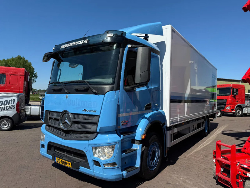 Mercedes-Benz Antos Antos 1824L Koffer mit 2 Tons Ladebordwand TUV/10-25 / Holland Truck - Φορτηγό κόφα: φωτογραφία 4 Mercedes-Benz Antos Antos 1824L Koffer mit 2 Tons Ladebordwand TUV/10-25 / Holland Truck - Φορτηγό κόφα: φωτογραφία 4