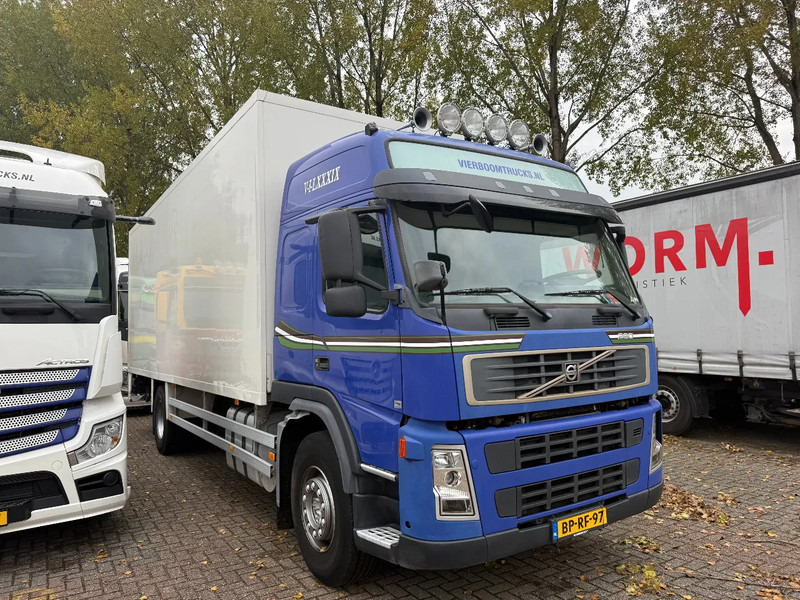 Volvo FM9-260 4X2 / Schaltgetriebe / Koffer mit Ladebordwand / Schaltgetriebe / Euro3 - Φορτηγό κόφα: φωτογραφία 2 Volvo FM9-260 4X2 / Schaltgetriebe / Koffer mit Ladebordwand / Schaltgetriebe / Euro3 - Φορτηγό κόφα: φωτογραφία 2