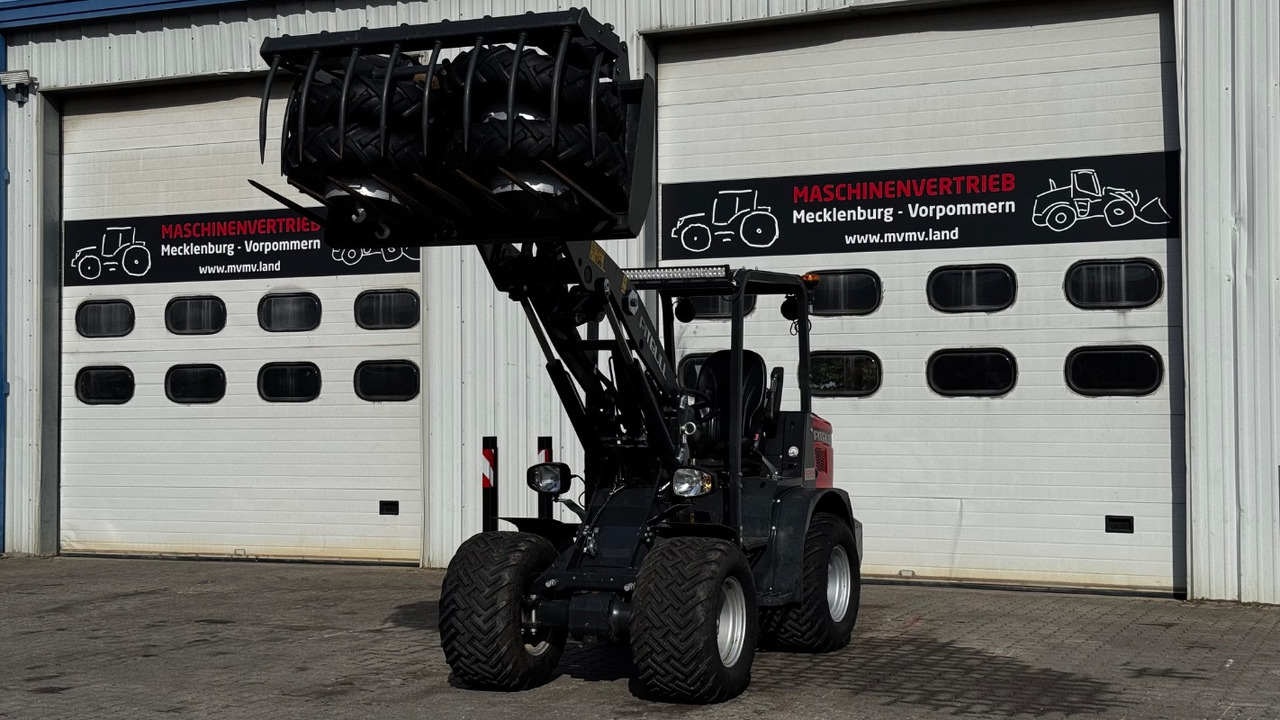 PITBULL X27-45 - Ελαστιχοφόρος φορτωτής: φωτογραφία 1 PITBULL X27-45 - Ελαστιχοφόρος φορτωτής: φωτογραφία 1