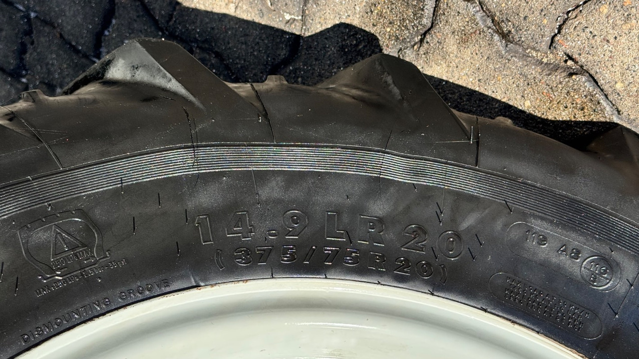 Steyr 4090 Kompakt - Τρακτέρ: φωτογραφία 5 Steyr 4090 Kompakt - Τρακτέρ: φωτογραφία 5