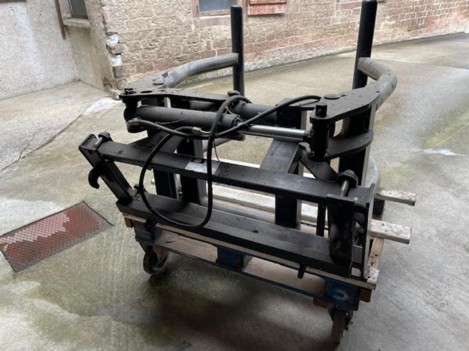 Rundballenzange ALÖ - Σφιγκτήρας για Γεωργικά μηχανήματα: φωτογραφία 2 Rundballenzange ALÖ - Σφιγκτήρας για Γεωργικά μηχανήματα: φωτογραφία 2