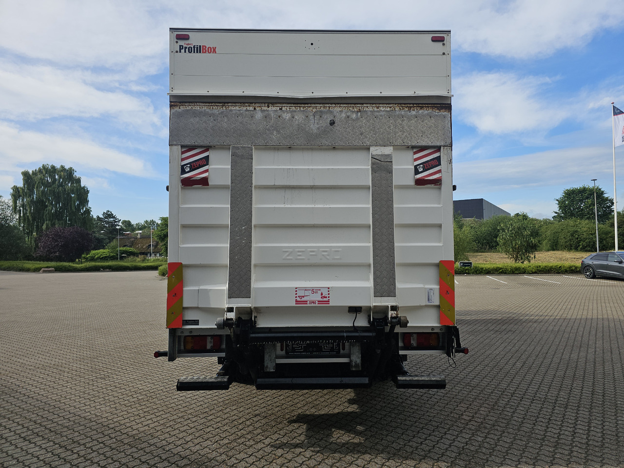 MAN TGM 18.290 - Φορτηγό κόφα: φωτογραφία 4 MAN TGM 18.290 - Φορτηγό κόφα: φωτογραφία 4
