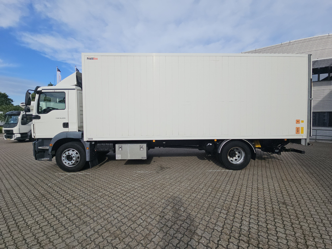 MAN TGM 18.290 - Φορτηγό κόφα: φωτογραφία 2 MAN TGM 18.290 - Φορτηγό κόφα: φωτογραφία 2