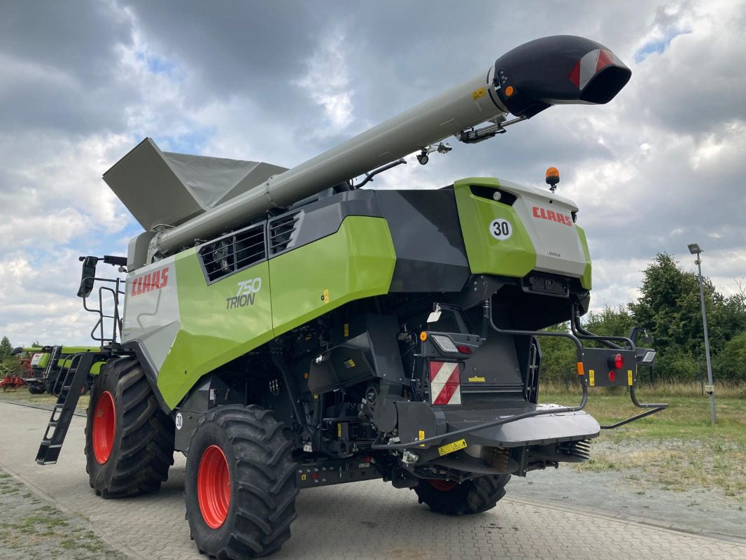 CLAAS Trion 750 - Θεριζοαλωνιστική μηχανή: φωτογραφία 4 CLAAS Trion 750 - Θεριζοαλωνιστική μηχανή: φωτογραφία 4