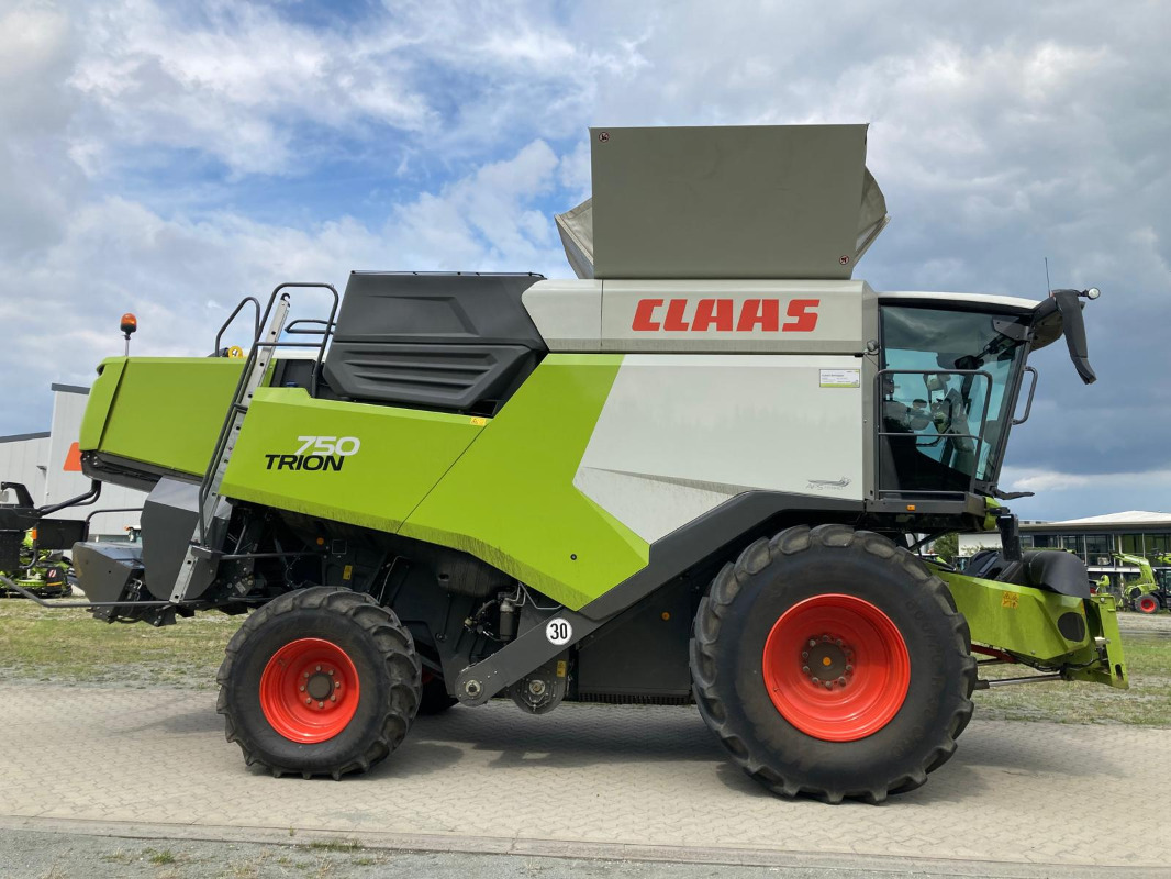 Θεριζοαλωνιστική μηχανή CLAAS Trion 750: φωτογραφία 8 Θεριζοαλωνιστική μηχανή CLAAS Trion 750: φωτογραφία 8