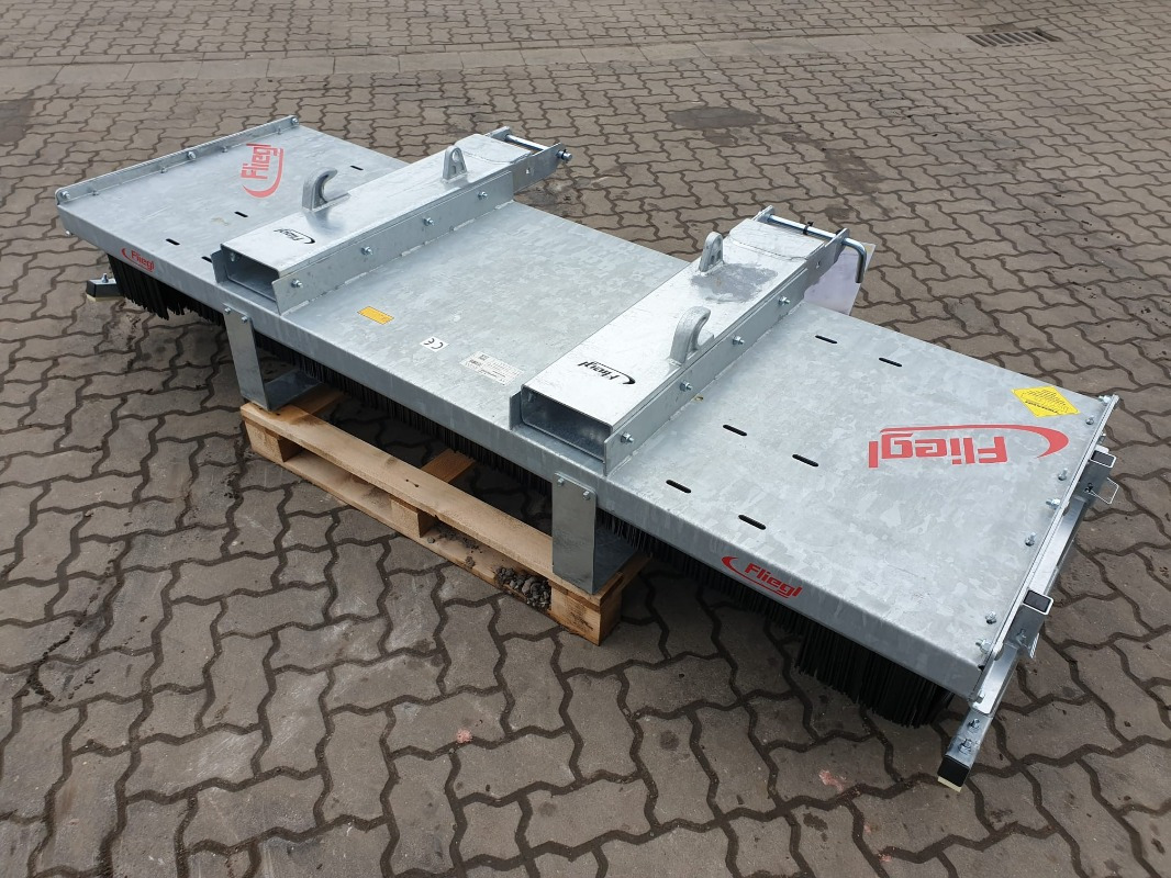 Fliegl Kehrbesen Löwe 3,00m* - Χορτοκοπτικό: φωτογραφία 3 Fliegl Kehrbesen Löwe 3,00m* - Χορτοκοπτικό: φωτογραφία 3