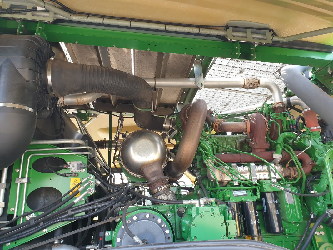 John Deere 8500 - Μηχανή συγκομιδής: φωτογραφία 4 John Deere 8500 - Μηχανή συγκομιδής: φωτογραφία 4