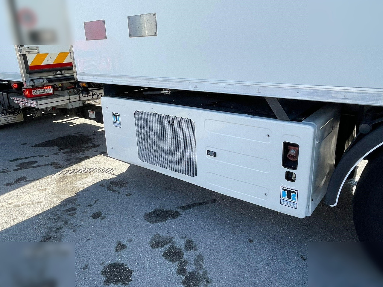 OMAR - Ρυμούλκα ψυγείο: φωτογραφία 3 OMAR - Ρυμούλκα ψυγείο: φωτογραφία 3