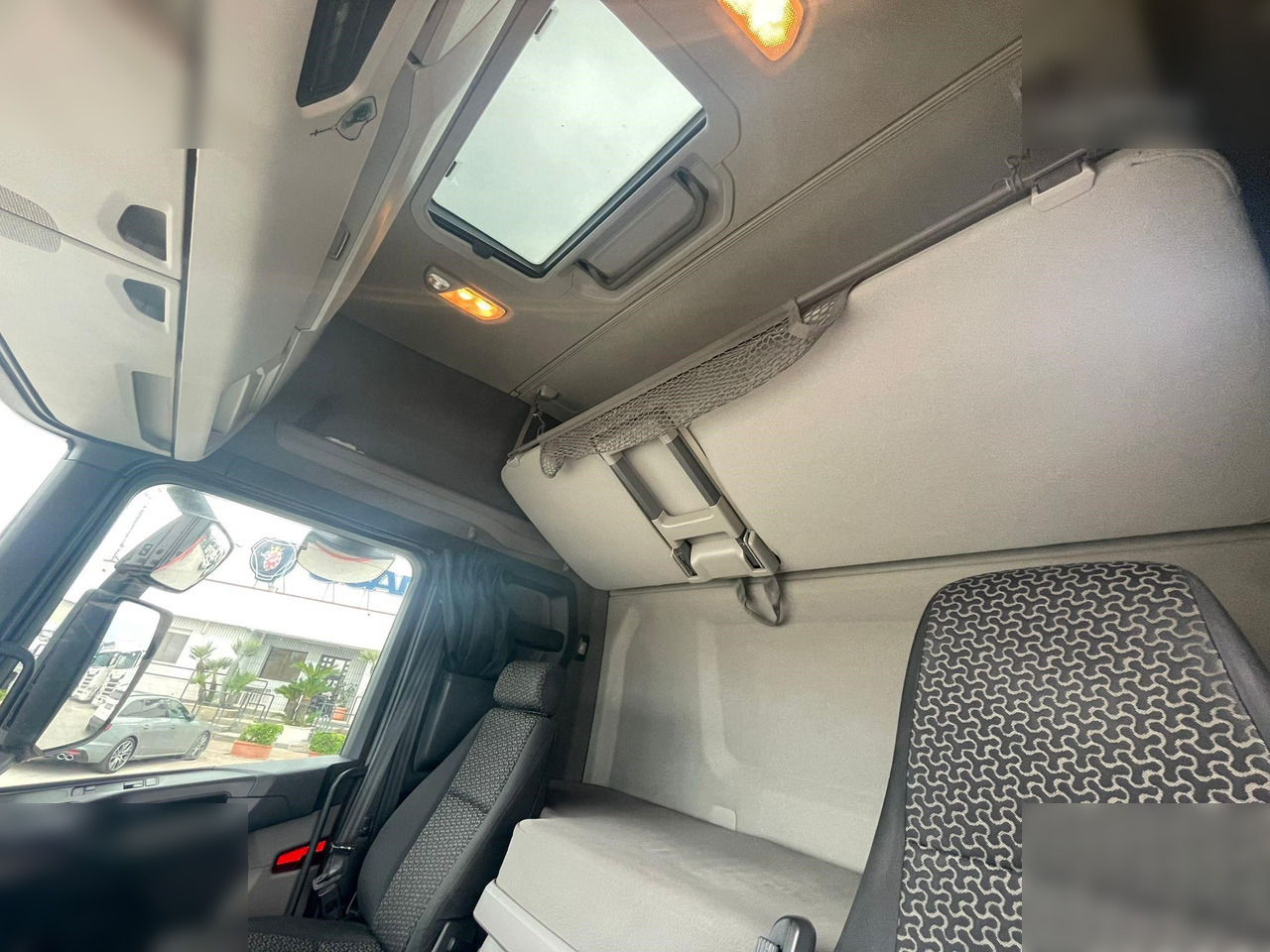 Φορτηγό μουσαμάς SCANIA R450: φωτογραφία 7