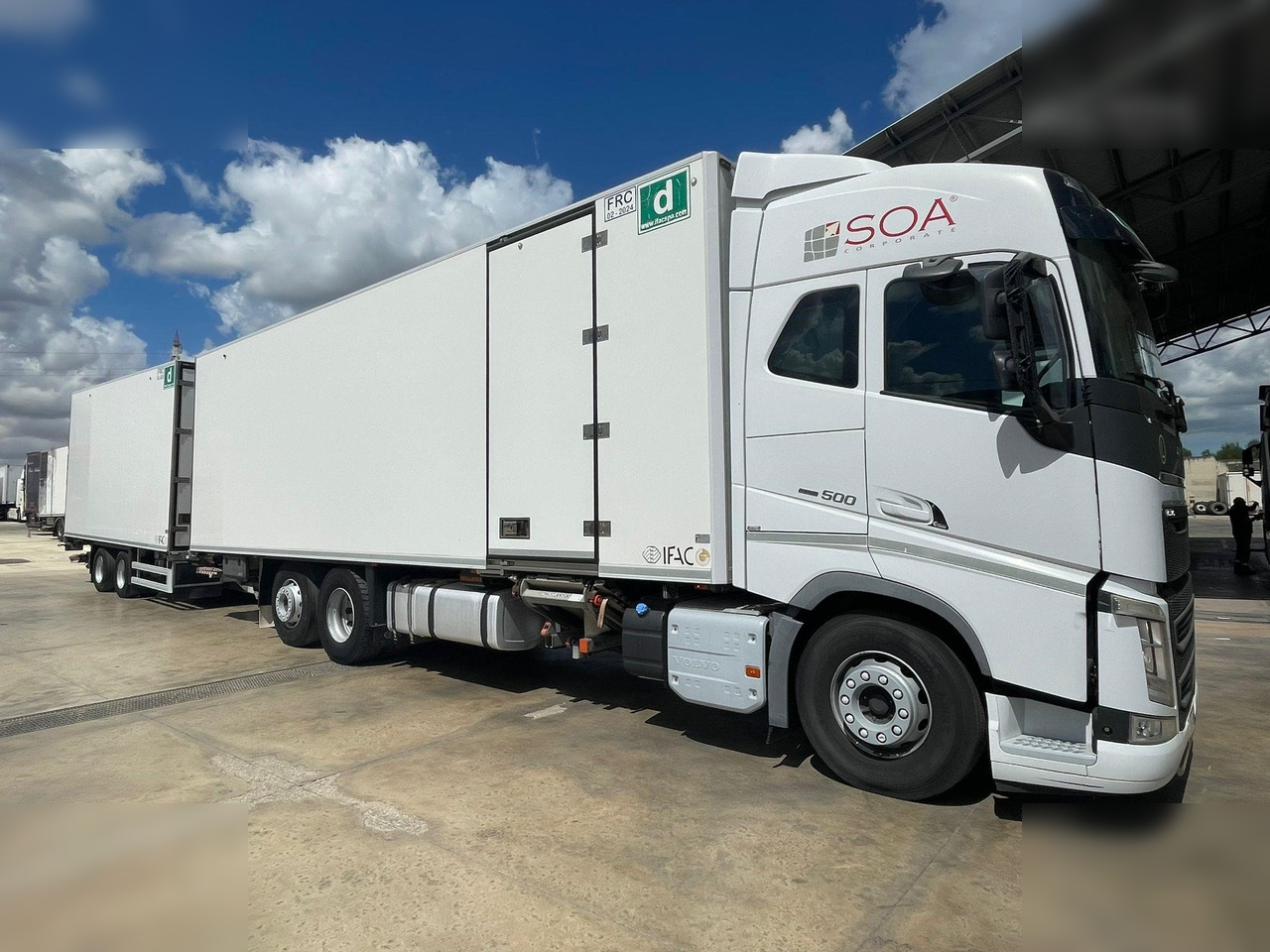 VOLVO FH500 - Φορτηγό ψυγείο: φωτογραφία 1 VOLVO FH500 - Φορτηγό ψυγείο: φωτογραφία 1