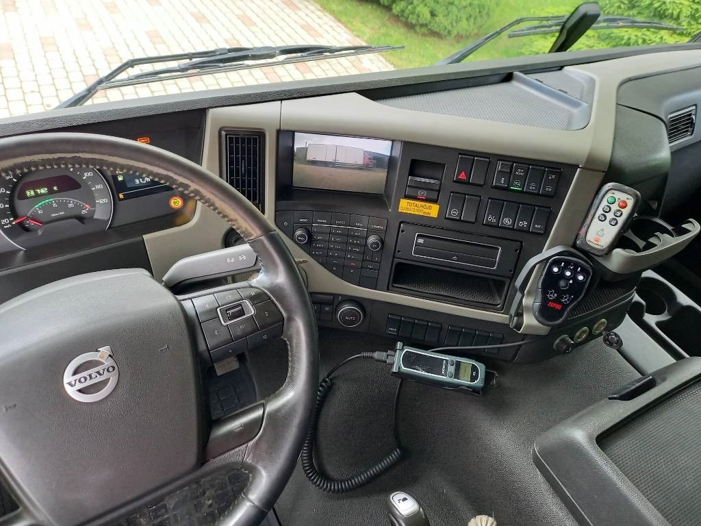 Φορτηγό ψυγείο Volvo FM 330, 6x2, CARRIER SUPRA 950 U: φωτογραφία 47