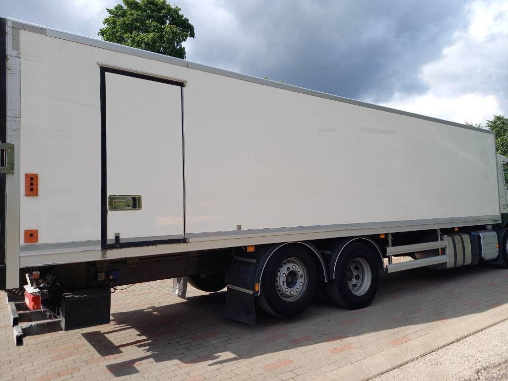 Φορτηγό ψυγείο Volvo FM 330, 6x2, CARRIER SUPRA 950 U: φωτογραφία 17