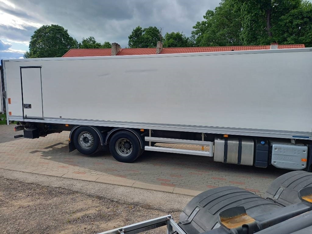 Φορτηγό ψυγείο Volvo FM 330, 6x2, CARRIER SUPRA 950 U: φωτογραφία 22
