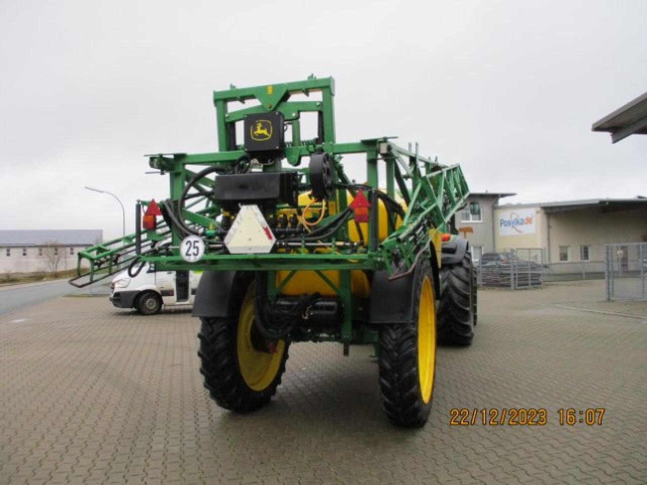 John Deere 740 - Συρόμενο ψεκαστικό: φωτογραφία 4 John Deere 740 - Συρόμενο ψεκαστικό: φωτογραφία 4