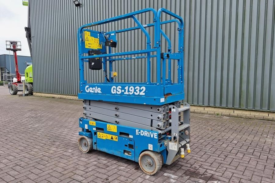 Ψαλιδωτό ανυψωτικό Genie GS1932 E-Drive Several In Stock, 8m Working Height: φωτογραφία 9
