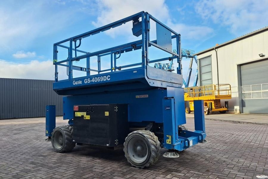 Ψαλιδωτό ανυψωτικό Genie GS4069DC Electric, 14m Working Height, 363kg Capac: φωτογραφία 8 Ψαλιδωτό ανυψωτικό Genie GS4069DC Electric, 14m Working Height, 363kg Capac: φωτογραφία 8