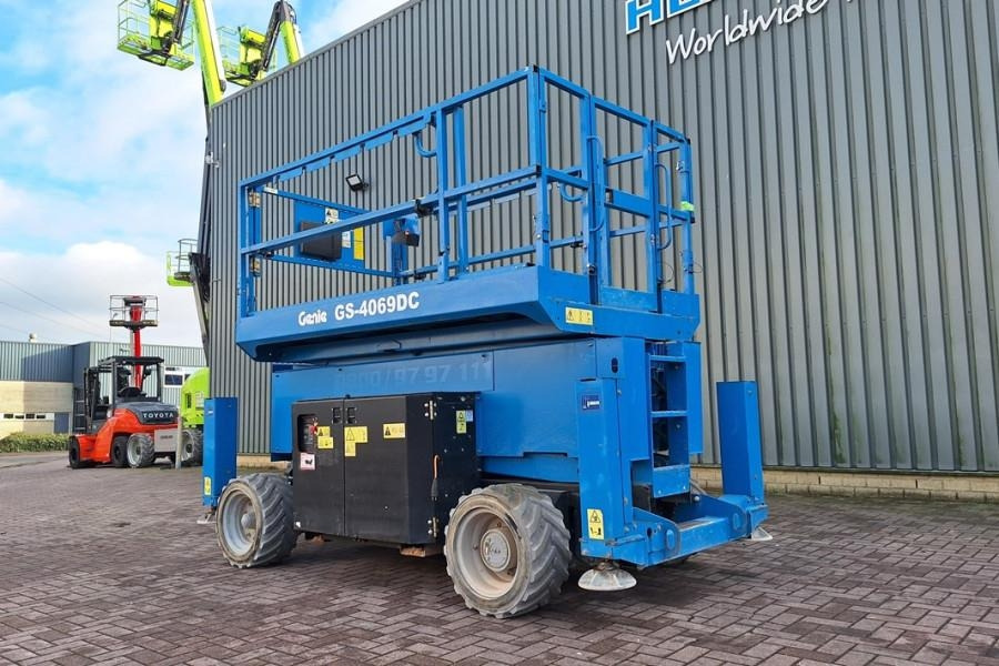 Ψαλιδωτό ανυψωτικό Genie GS4069DC Electric, 14m Working Height, 363kg Capac: φωτογραφία 9 Ψαλιδωτό ανυψωτικό Genie GS4069DC Electric, 14m Working Height, 363kg Capac: φωτογραφία 9