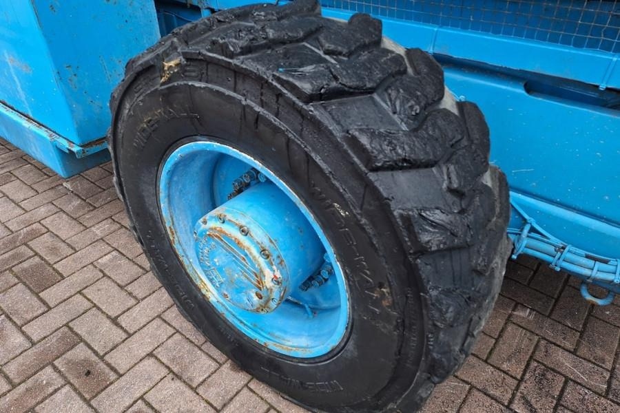 Ψαλιδωτό ανυψωτικό Holland Lift Megastar G300 Diesel, 4x4x4 Drive, 33.5m Working H: φωτογραφία 11