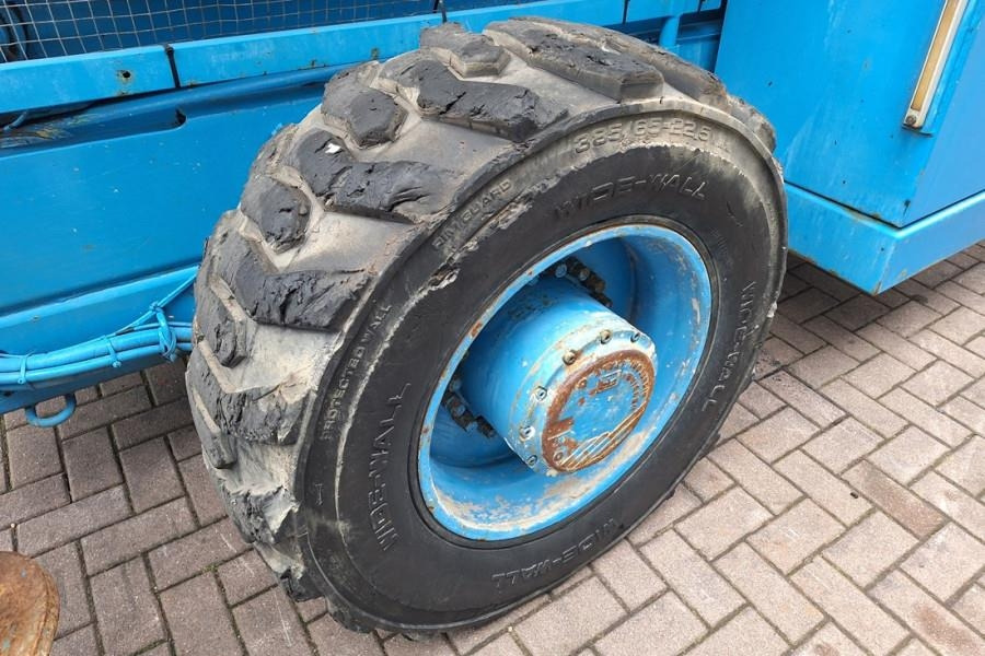 Ψαλιδωτό ανυψωτικό Holland Lift Megastar G300 Diesel, 4x4x4 Drive, 33.5m Working H: φωτογραφία 14