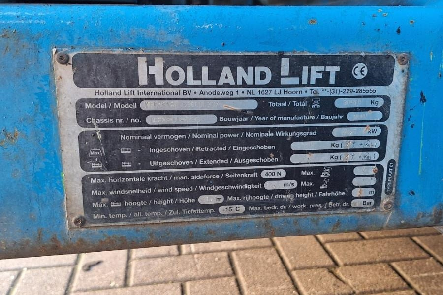 Ψαλιδωτό ανυψωτικό Holland Lift Megastar G300DL30/S Diesel, 4x4x4 Drive, 33.5m Wor: φωτογραφία 6 Ψαλιδωτό ανυψωτικό Holland Lift Megastar G300DL30/S Diesel, 4x4x4 Drive, 33.5m Wor: φωτογραφία 6