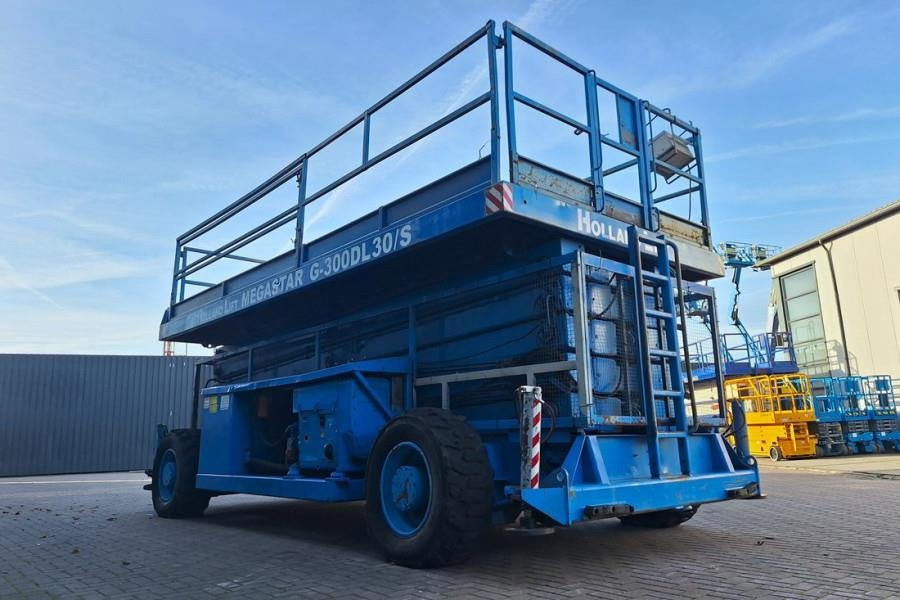 Ψαλιδωτό ανυψωτικό Holland Lift Megastar G300DL30/S Diesel, 4x4x4 Drive, 33.5m Wor: φωτογραφία 7 Ψαλιδωτό ανυψωτικό Holland Lift Megastar G300DL30/S Diesel, 4x4x4 Drive, 33.5m Wor: φωτογραφία 7