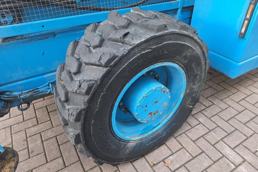 Ψαλιδωτό ανυψωτικό Holland Lift Megastar G300DL30/S Diesel, 4x4x4 Drive, 33.5m Wor: φωτογραφία 17 Ψαλιδωτό ανυψωτικό Holland Lift Megastar G300DL30/S Diesel, 4x4x4 Drive, 33.5m Wor: φωτογραφία 17