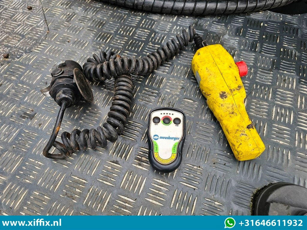 Επικαθήμενο με χαμηλό δάπεδο Meusburger 2-ass. Dieplader / Halb assen / 2x gestuurd: φωτογραφία 6