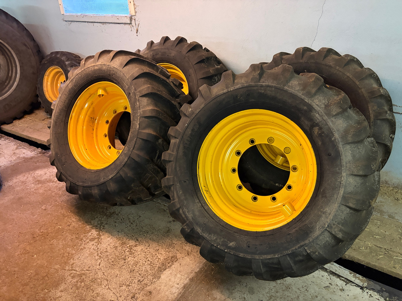 Alliance 550/45R22,5 - Ελαστικό για Κατασκευή μηχανήματα: φωτογραφία 1 Alliance 550/45R22,5 - Ελαστικό για Κατασκευή μηχανήματα: φωτογραφία 1