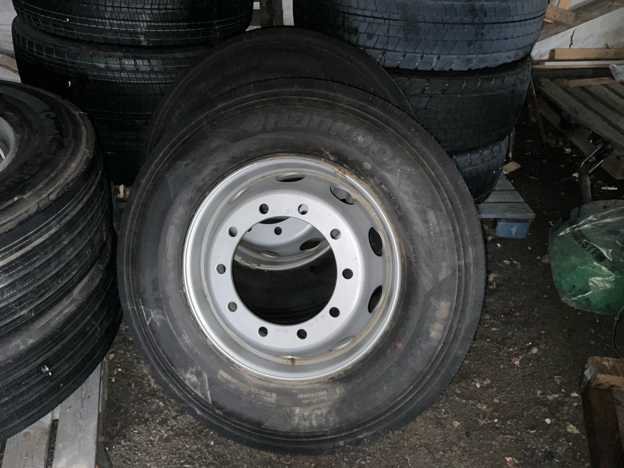 Hankook - Πλήρης τροχός για Ανυψωτικό μηχάνημα: φωτογραφία 1 Hankook - Πλήρης τροχός για Ανυψωτικό μηχάνημα: φωτογραφία 1