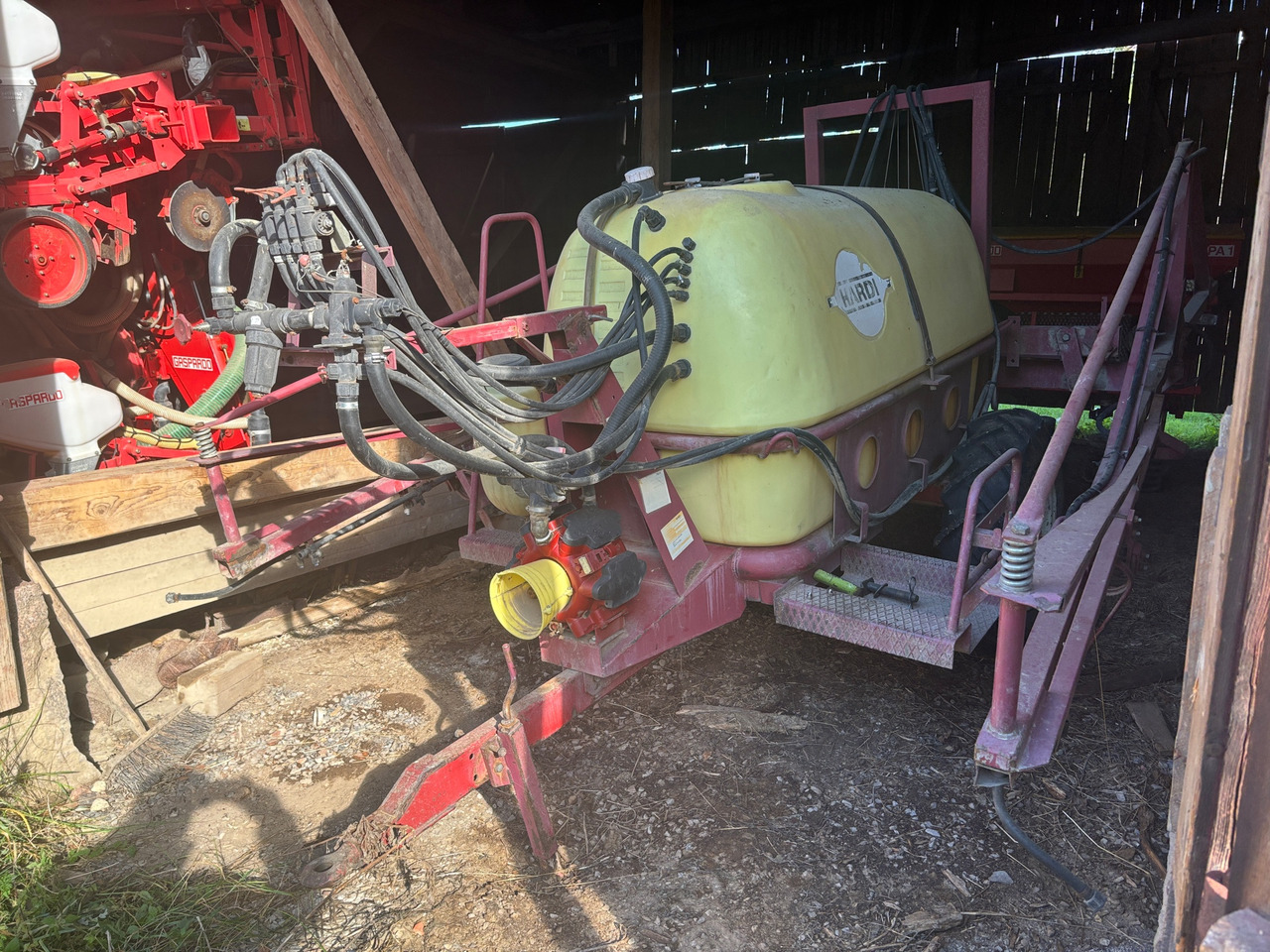 Hardi TRX 1500 - Συρόμενο ψεκαστικό: φωτογραφία 1 Hardi TRX 1500 - Συρόμενο ψεκαστικό: φωτογραφία 1