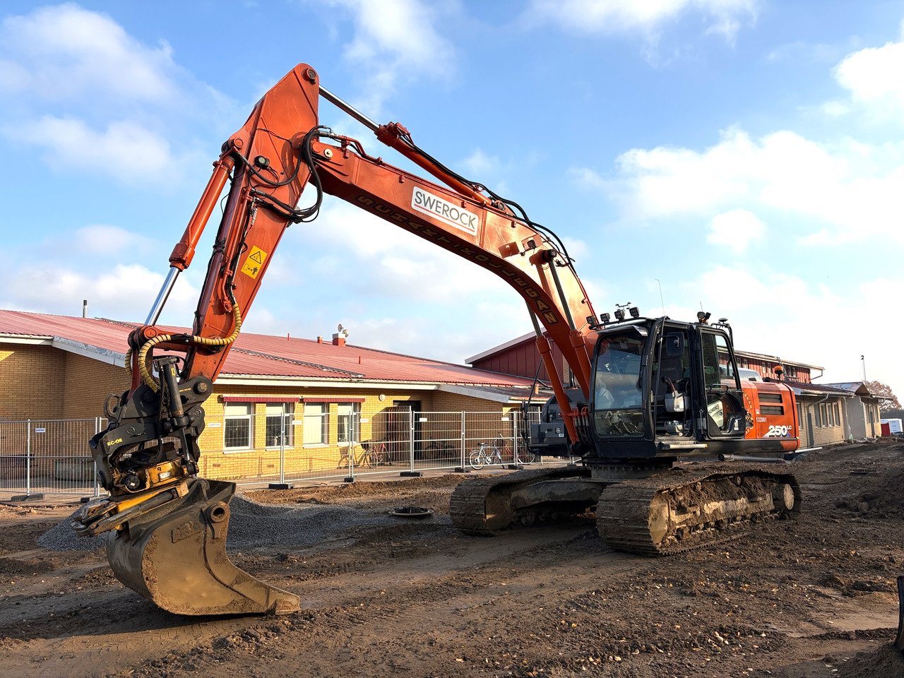 Hitachi ZX 250 LC-6 - Εκσκαφέας: φωτογραφία 1 Hitachi ZX 250 LC-6 - Εκσκαφέας: φωτογραφία 1