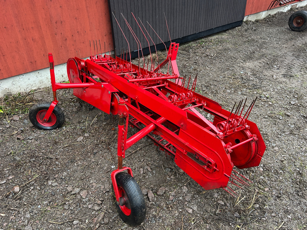 JF - Χορτοσυλλέκτης: φωτογραφία 1 JF - Χορτοσυλλέκτης: φωτογραφία 1