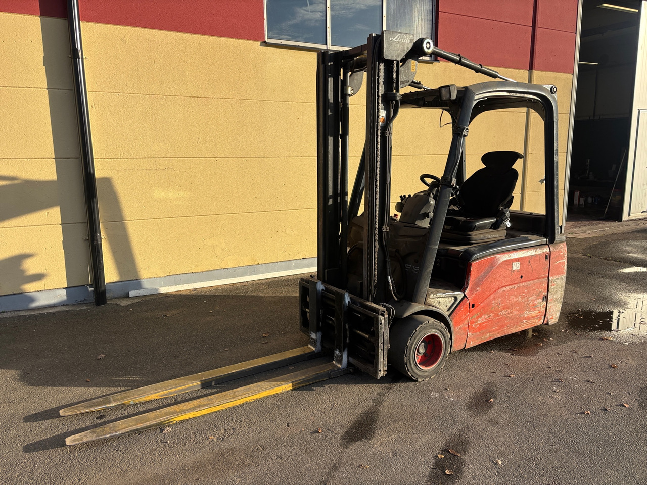 Linde E18L-01 - Ανυψωτικό μηχάνημα: φωτογραφία 1 Linde E18L-01 - Ανυψωτικό μηχάνημα: φωτογραφία 1