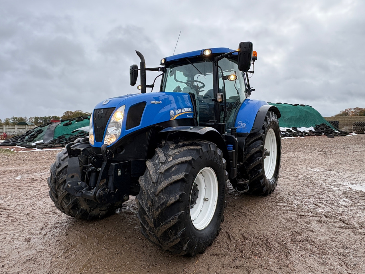 New Holland T7 270 - Τρακτέρ: φωτογραφία 1 New Holland T7 270 - Τρακτέρ: φωτογραφία 1