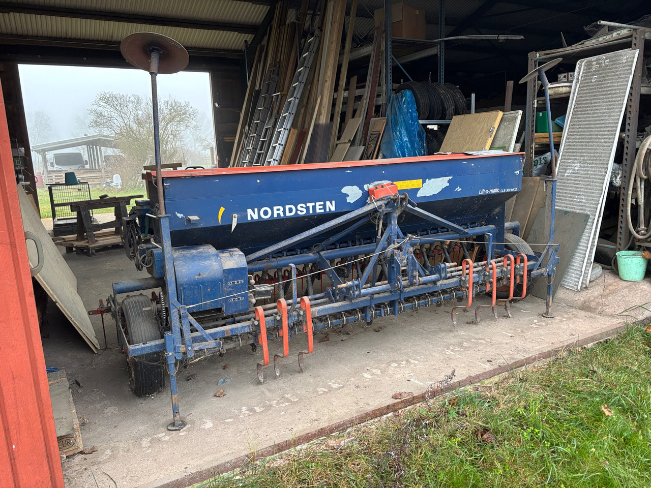 Nordsten Lift-o-matic - Μηχανήματα σποράς: φωτογραφία 1 Nordsten Lift-o-matic - Μηχανήματα σποράς: φωτογραφία 1