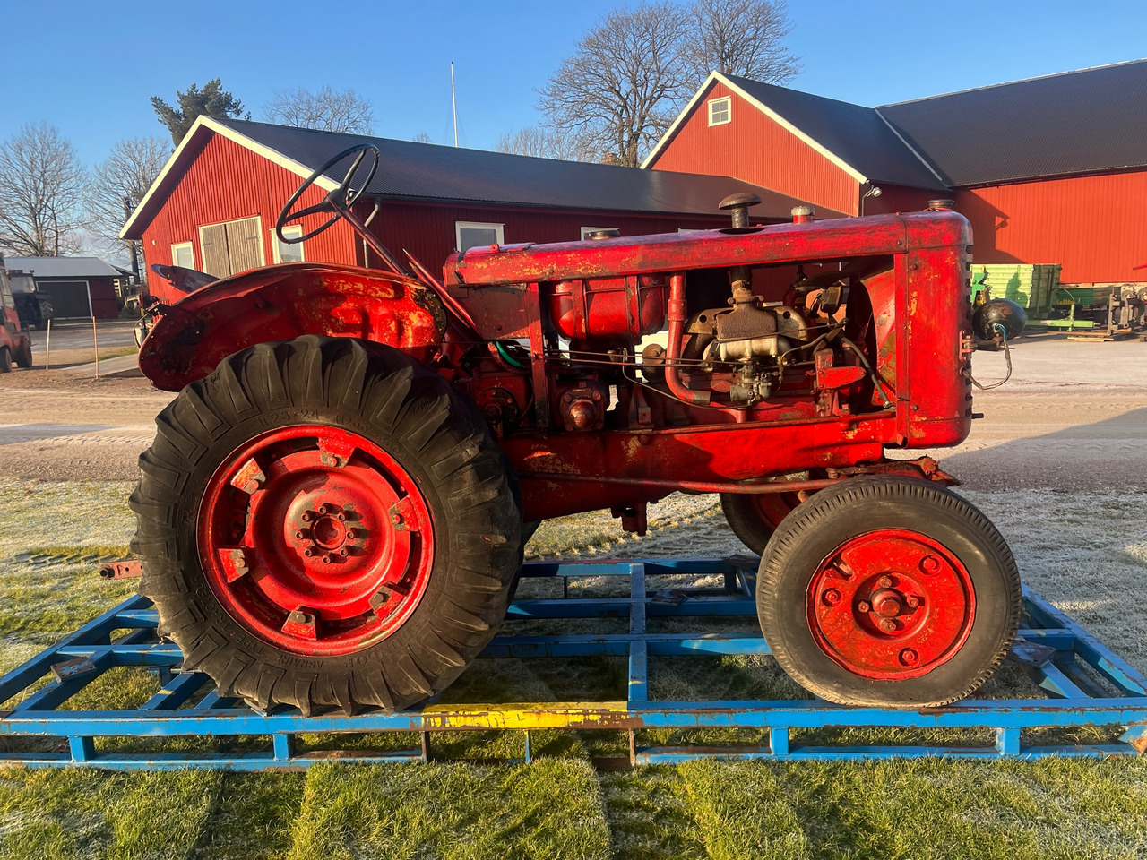 Renault R3042 - Τρακτέρ: φωτογραφία 1 Renault R3042 - Τρακτέρ: φωτογραφία 1