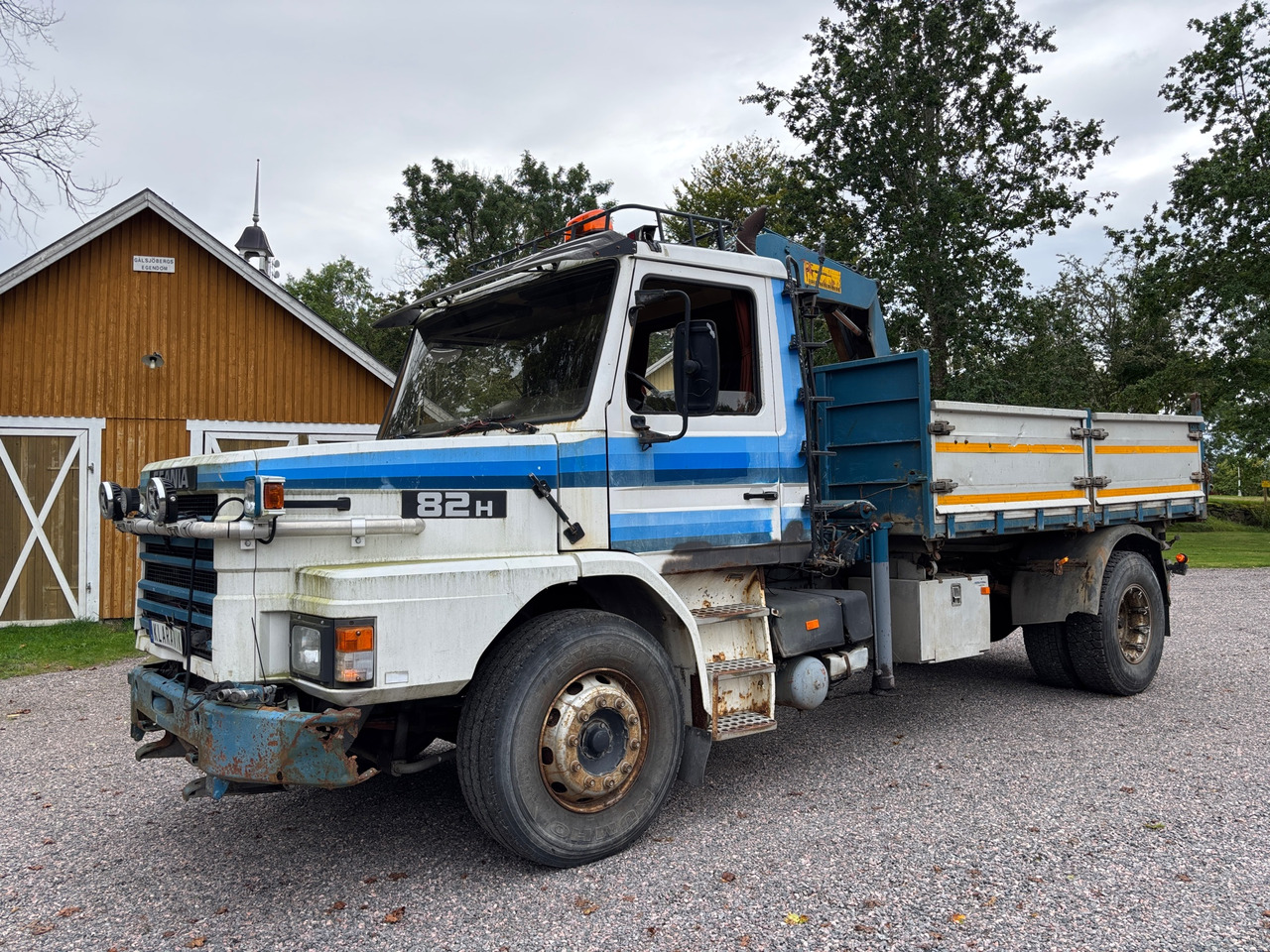 Scania T82h 4x2 50 - Φορτηγό με ανοιχτή καρότσα, Φορτηγό με γερανό: φωτογραφία 1 Scania T82h 4x2 50 - Φορτηγό με ανοιχτή καρότσα, Φορτηγό με γερανό: φωτογραφία 1
