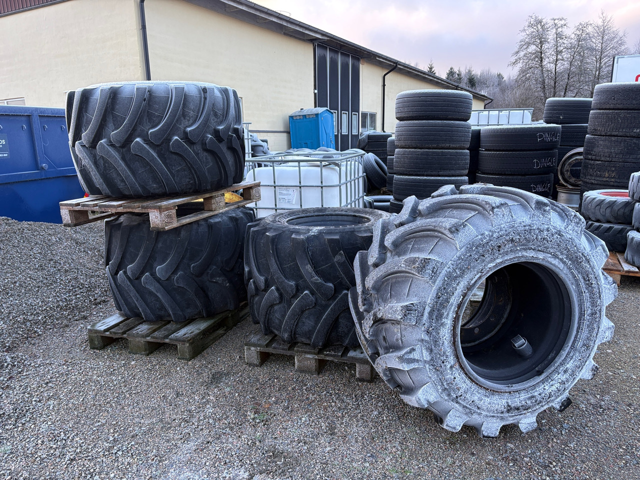 Trelleborg Excavator T440 - Ελαστικό για Κατασκευή μηχανήματα: φωτογραφία 1 Trelleborg Excavator T440 - Ελαστικό για Κατασκευή μηχανήματα: φωτογραφία 1