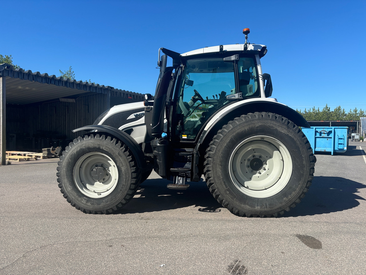 Valtra N 114 - Τρακτέρ: φωτογραφία 1 Valtra N 114 - Τρακτέρ: φωτογραφία 1