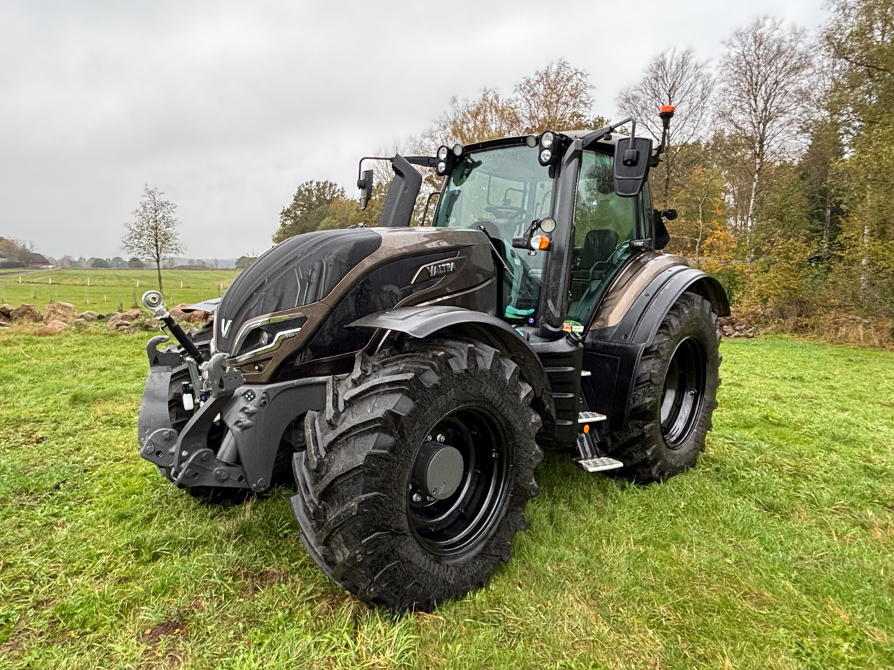 Valtra T175E - Τρακτέρ: φωτογραφία 1 Valtra T175E - Τρακτέρ: φωτογραφία 1