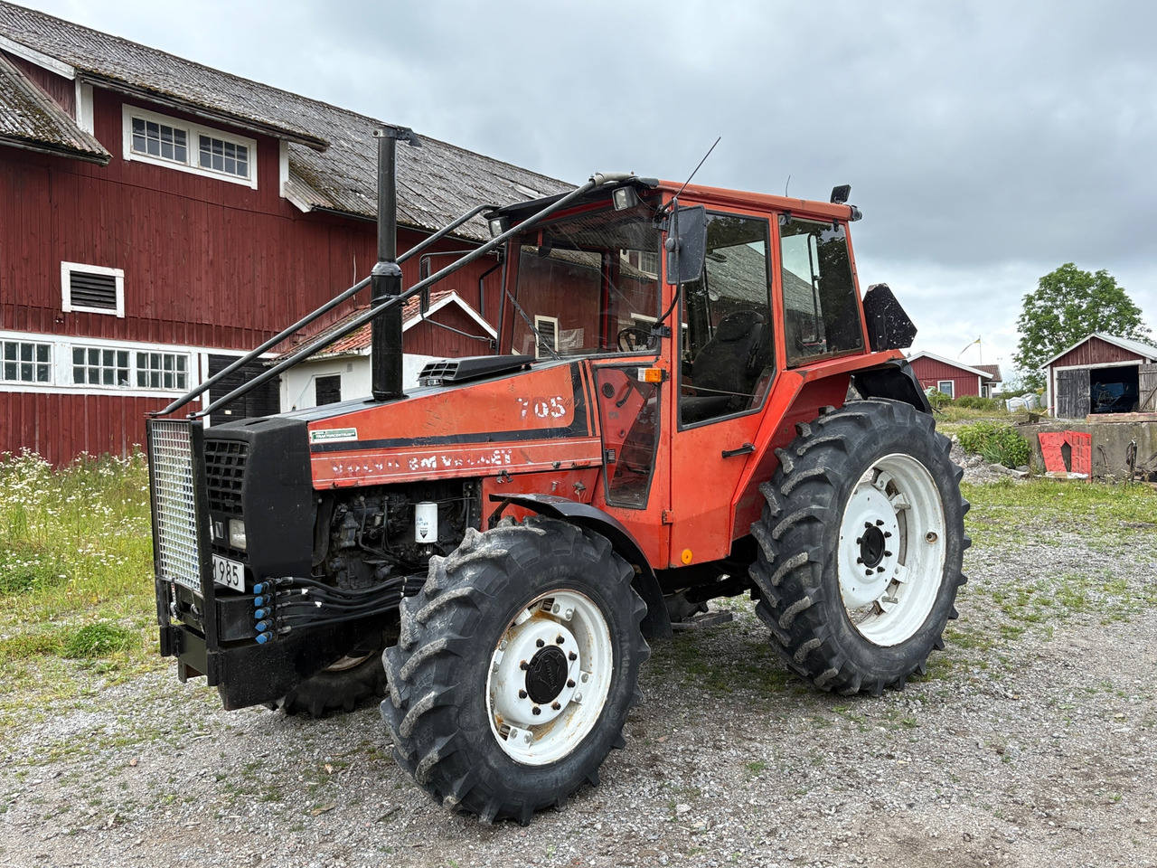 Volvo BM Valmet 705 - Τρακτέρ: φωτογραφία 1 Volvo BM Valmet 705 - Τρακτέρ: φωτογραφία 1