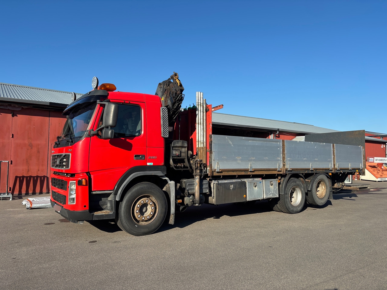 Volvo FM9 260 - Φορτηγό με γερανό: φωτογραφία 1 Volvo FM9 260 - Φορτηγό με γερανό: φωτογραφία 1
