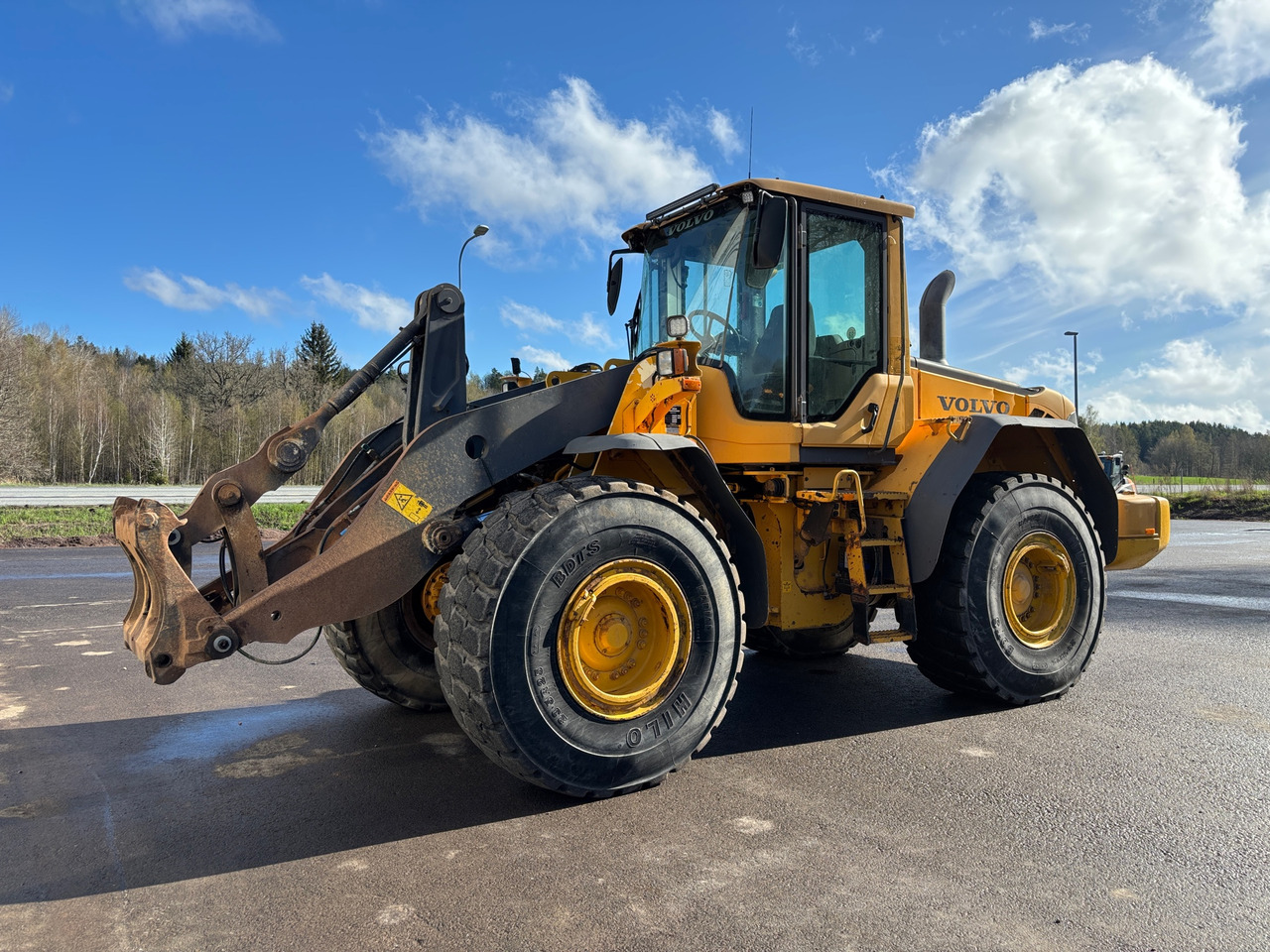 Volvo L120F - Ελαστιχοφόρος φορτωτής: φωτογραφία 1 Volvo L120F - Ελαστιχοφόρος φορτωτής: φωτογραφία 1