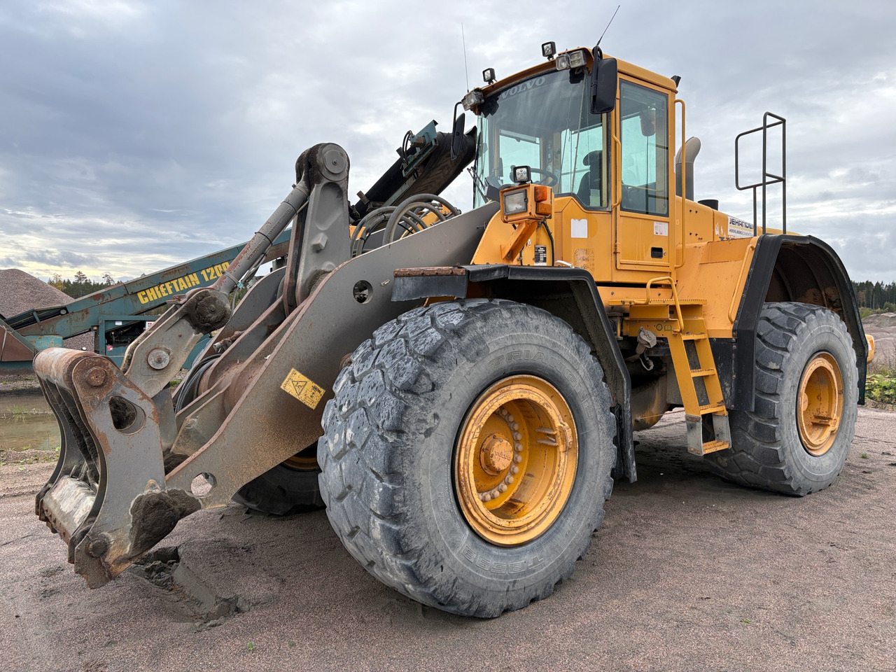 Volvo L180E - Ελαστιχοφόρος φορτωτής: φωτογραφία 1 Volvo L180E - Ελαστιχοφόρος φορτωτής: φωτογραφία 1