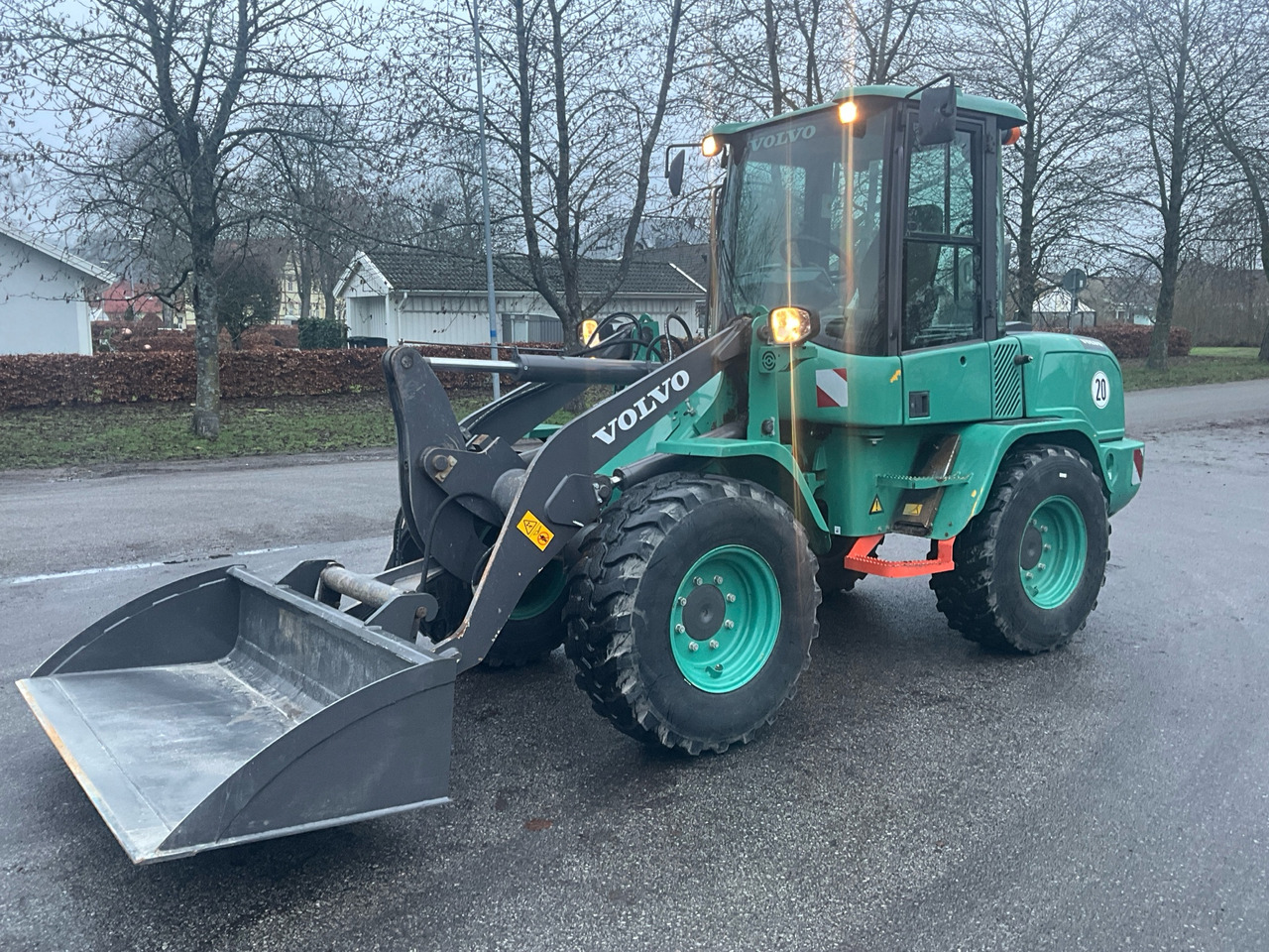 Volvo L30G - Ελαστιχοφόρος φορτωτής: φωτογραφία 1 Volvo L30G - Ελαστιχοφόρος φορτωτής: φωτογραφία 1