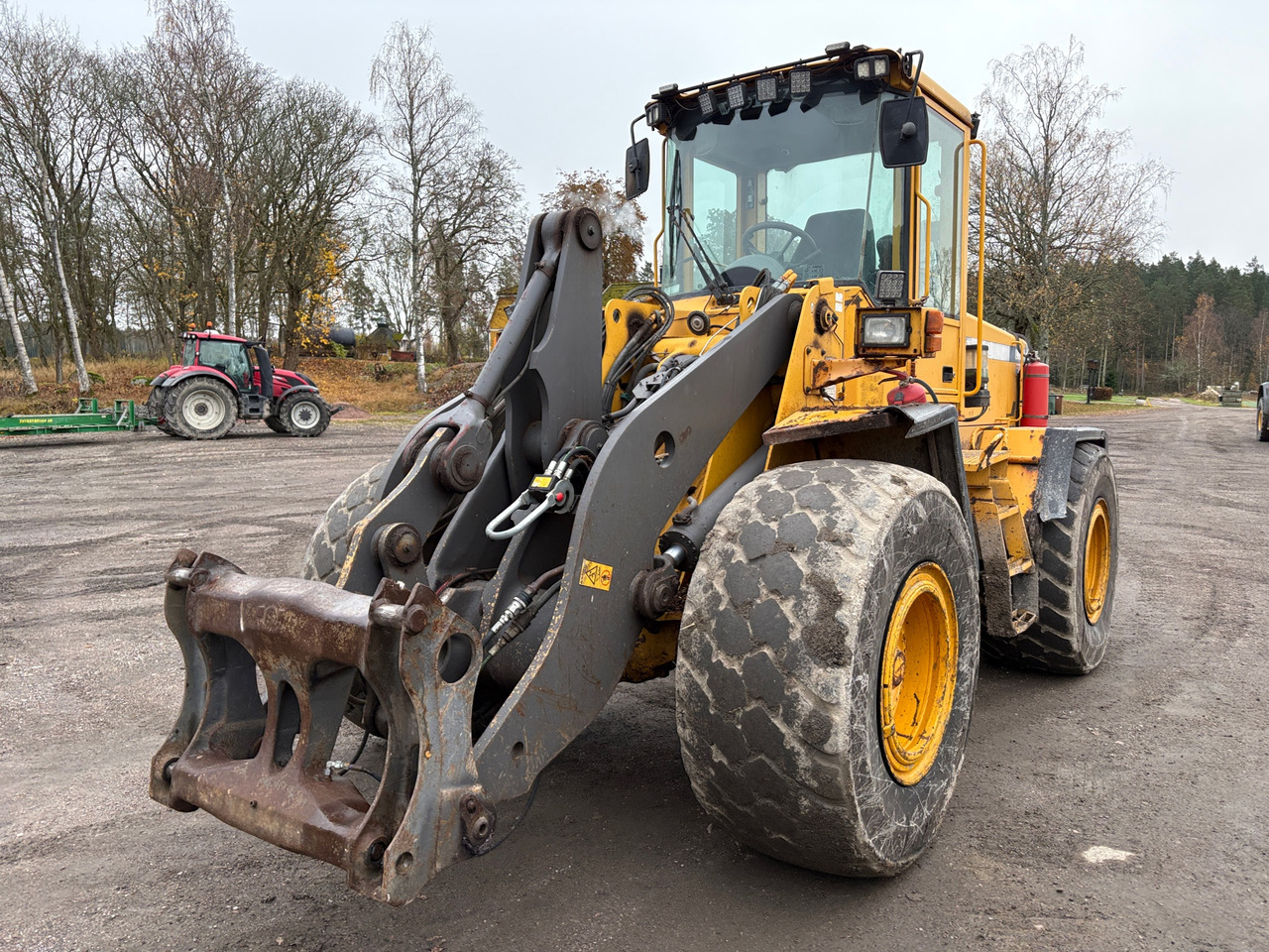 Volvo L90D - Ελαστιχοφόρος φορτωτής: φωτογραφία 1 Volvo L90D - Ελαστιχοφόρος φορτωτής: φωτογραφία 1