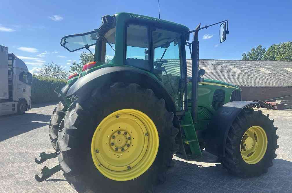 John Deere 6820 premium autopower - Τρακτέρ: φωτογραφία 4 John Deere 6820 premium autopower - Τρακτέρ: φωτογραφία 4