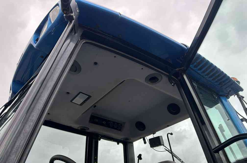 Valtra T130 - Τρακτέρ: φωτογραφία 5 Valtra T130 - Τρακτέρ: φωτογραφία 5