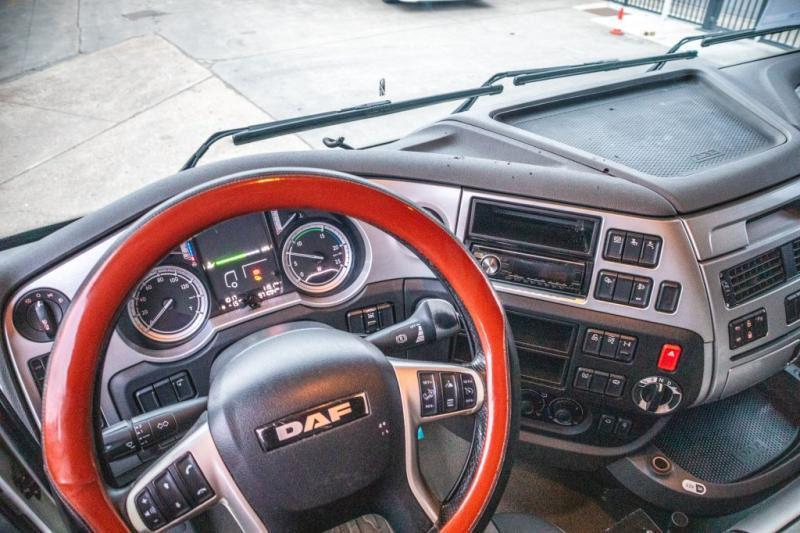 Φορτηγό φόρτωσης γάντζου DAF XF 105.460 - AJK + intarder: φωτογραφία 7 Φορτηγό φόρτωσης γάντζου DAF XF 105.460 - AJK + intarder: φωτογραφία 7